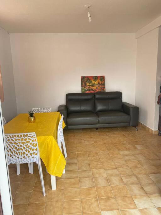 Appartement A Proximite De La Plage Du Bourg ! Sainte-Anne  Exterior foto