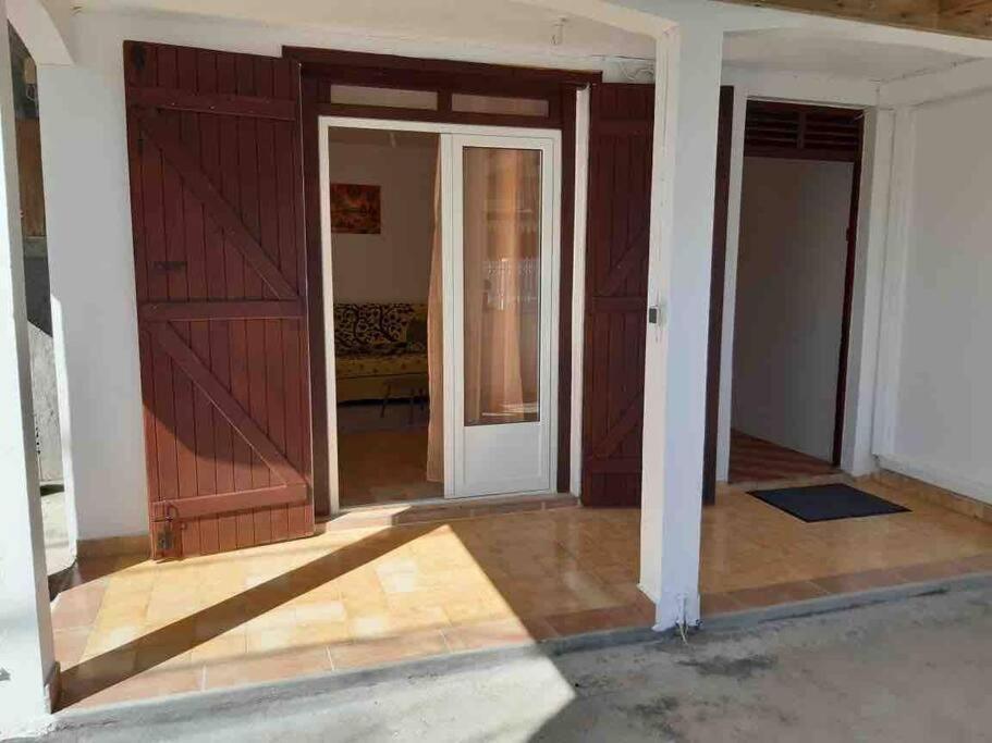 Appartement A Proximite De La Plage Du Bourg ! Sainte-Anne  Exterior foto