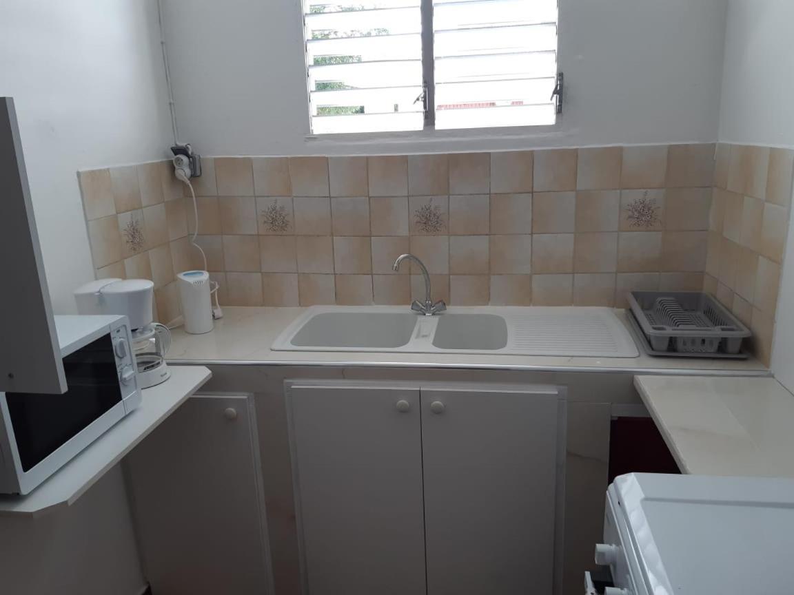 Appartement A Proximite De La Plage Du Bourg ! Sainte-Anne  Exterior foto